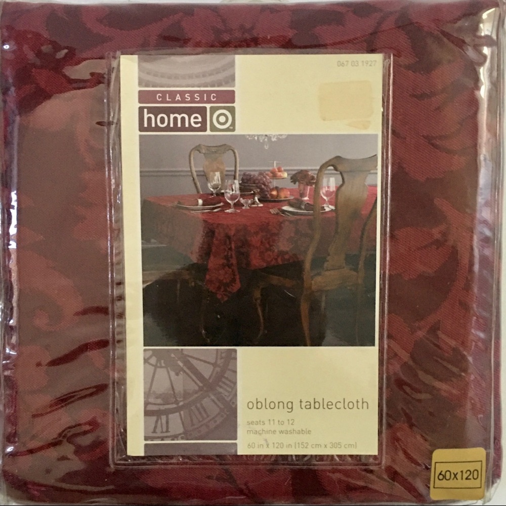 NWT-TARGET CLASSIC HOME TABLECLOTH